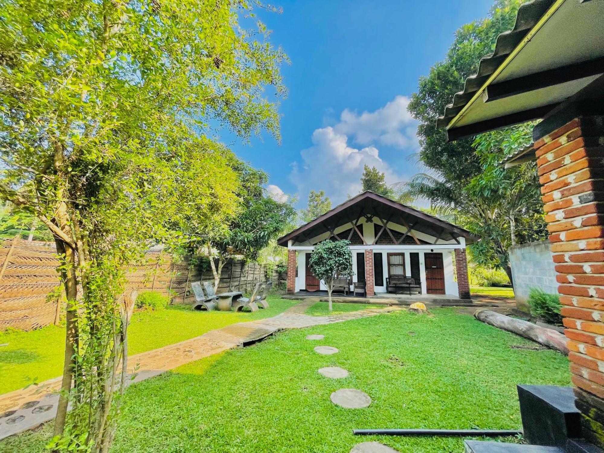 Green Cottage Anuradhapura Exterior photo